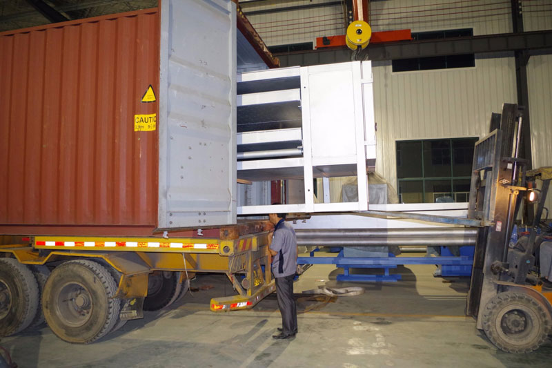 无胶棉设备发往埃及