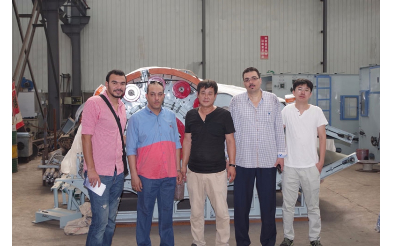 开罗客户采购三机头椰棕床垫生产线一套